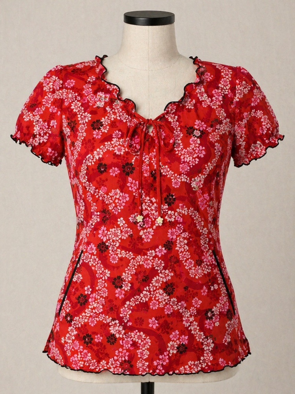 Koi Red Floral Scrub Top Size Medium Cute Fitted Style